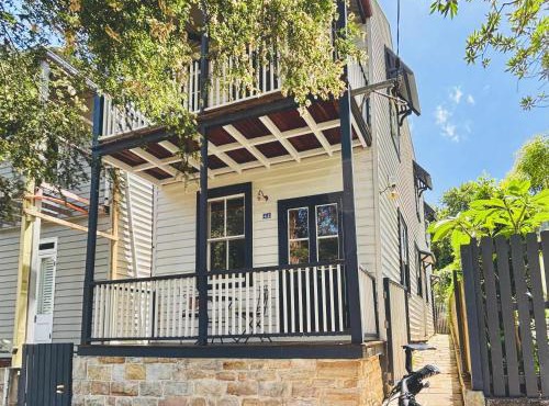 Charm & History 3bdr Cottage in Waverton, close to harbour views