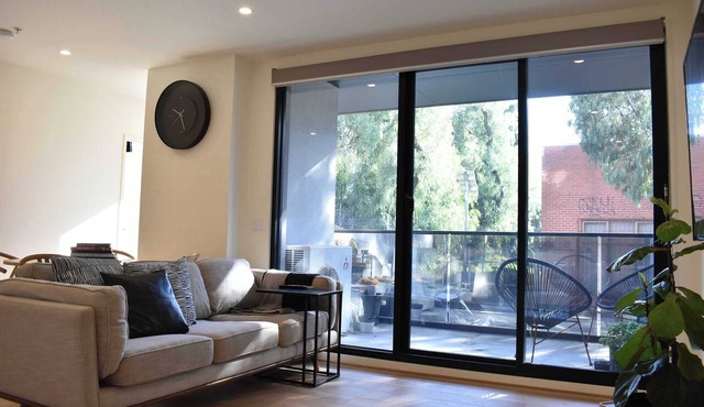 Charming 2BDR Apartment in Richmond close to MCG in Richmond