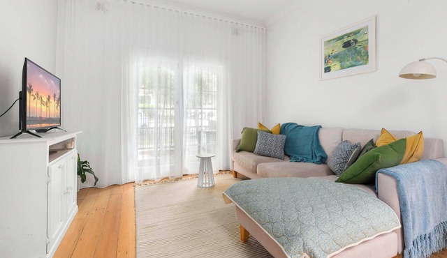Charming 3 Bed Terrace in Leafy Annandale