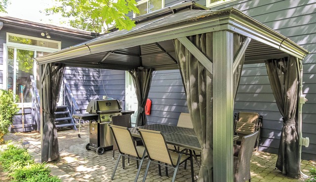 Charming 4-bedroom house with AC, WiFi in brilliant Wasaga Beach in Wasaga Beach