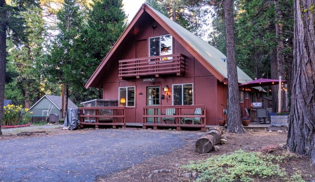 Charming West Shore Chalet, Great Location, Close to the Lake, Hiking and Biking in Tahoma