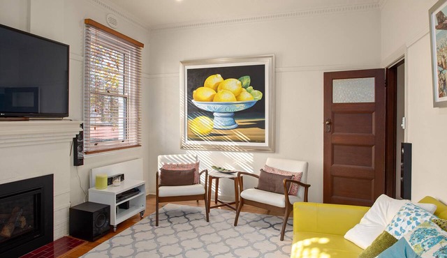 Cherrybombe 1920s Art Deco Armadale Apartment in Armadale
