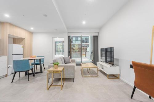 Chic Modern 1-Bedroom Apartment, Gym, Parking in Turner
