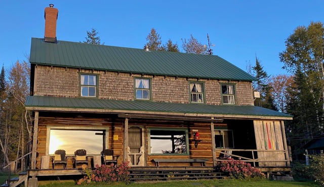 Classic Canadian Log home on a private lake, with acres to explore! in Piopolis