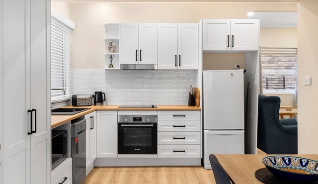 Classic Coastal Charm in Budgewoi