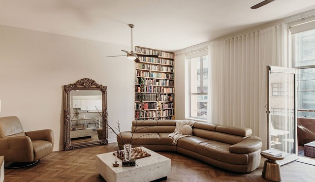 Classy City apartment close to Beach.