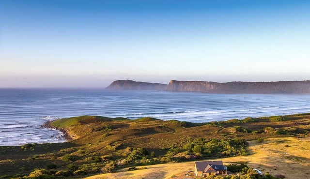 Cloudy Bay Villa - Cloudy Bay Villa offers visitors a unique experience on secluded south Bruny Island. This spectacular two-story house on a gentle rise over Whalebone Point offers some of the best views in Tasmania.