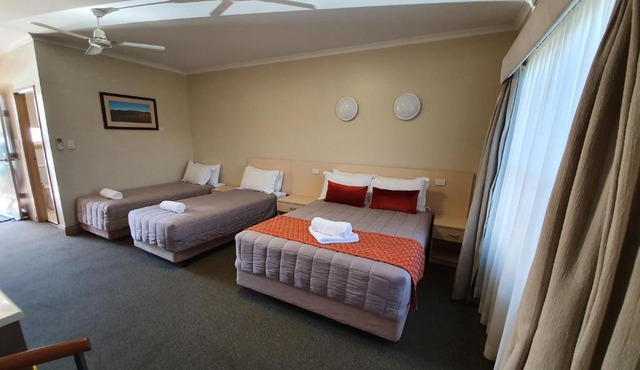 Club Motor Inn
