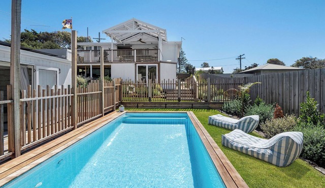 Coastal Calm in the Heart of Portsea