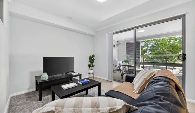 Coastal Comfort in Rockingham 1BR Base