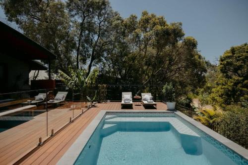 Coastal Heights - Stylish Pool Paradise for Families