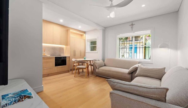 Coastal Living 2 bedroom in Bondi Beach