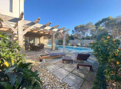 Coastal Villa on Beachcomber!
