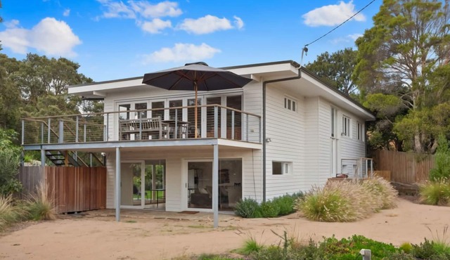 Coastal White House - Point Lonsdale