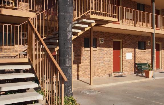 Cobar Town & Country Motor Inn