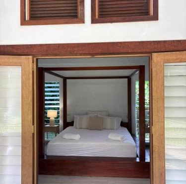 Coconut Beach House & Cottages