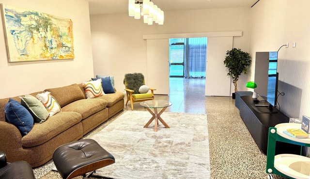 COLLINGWOOD HAVEN-3beds, 4 bath +GARAGE -6 guests-Walk to CBD, stylish open plan