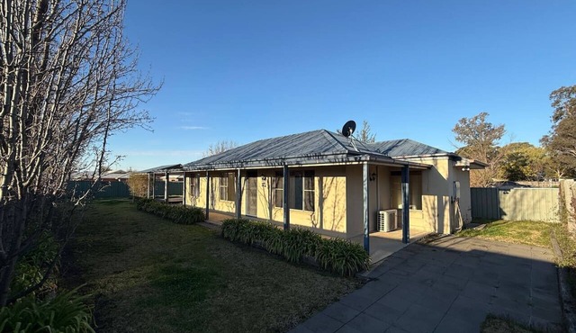 Comfy and relaxing cottage stay “Rest Easy Mudgee”