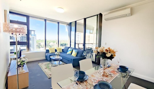 Comfy & Bright 1 Bed Apt Olympic