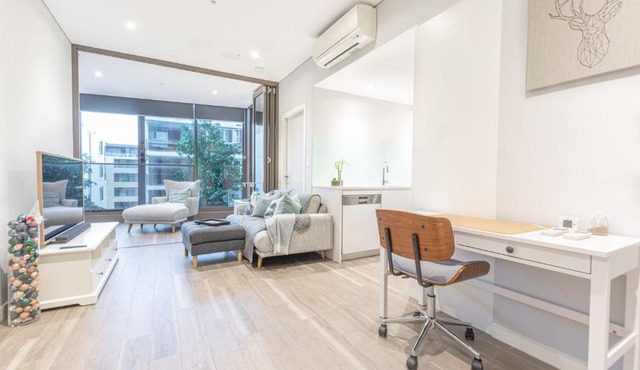 Comfy Designed 2BD w near Bennelong Bridge in Sydney