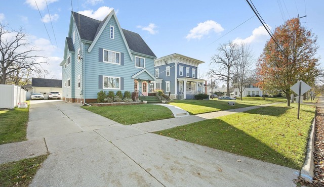 Comfy Flat with Old World Charm in the city in Jackson