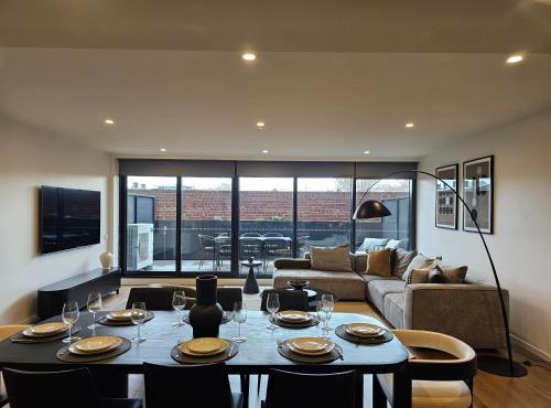 Complete Host Ireland St Apartments