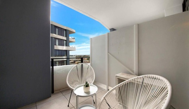 Cool and Contemporary on the City Edge