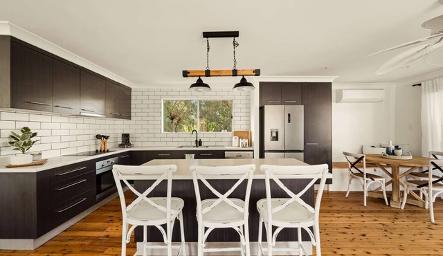 "Coponia House" – Seconds to the Beach