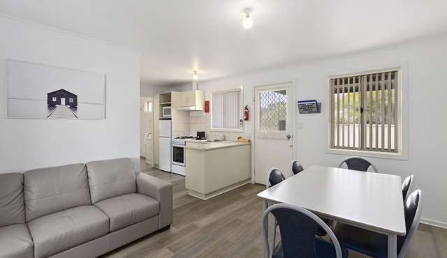 Costello Hotels - Moonta Bay Cabins
