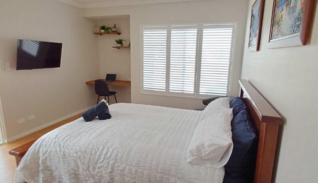Cosy Haven - Large Comfy Dwelling