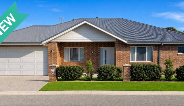 Cosy modern living in a great location.