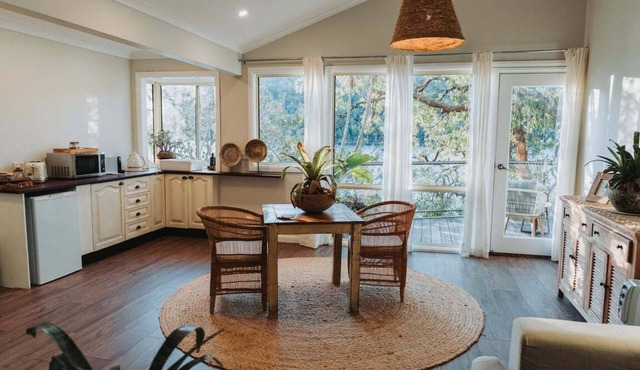 Cottage Point Inn - Cowan Suite