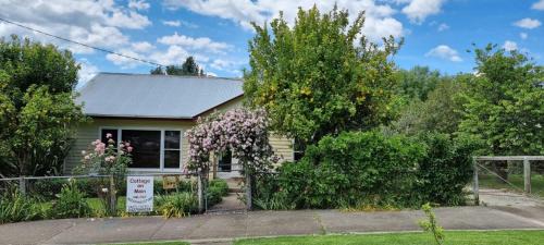 Cottage on Main