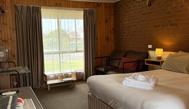 Country Roads Motor Inn Narrandera
