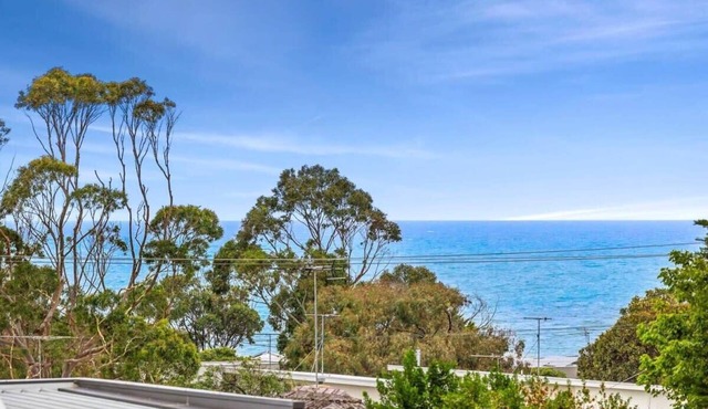Cowrie House: Ocean Views, 500m to Fisho’s Beach