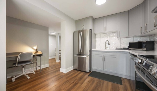 Cozy 2BD Walkout Basement Suite Near Transit & Downtown Toronto in Toronto