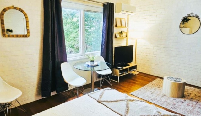 Cozy Corner M106 Studio Apartment near Kings Park