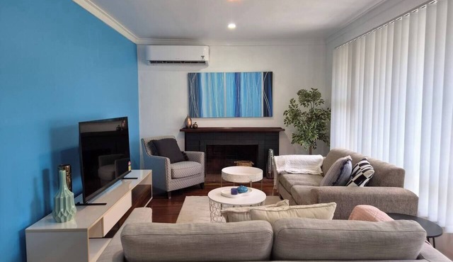 Cozy Lodge In Tarcoola Beach | Coastal Retreat