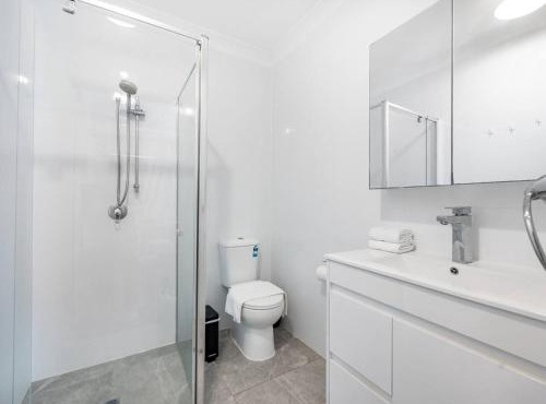 Cozy Studio near UQ Walk to Shops and Transit in Brisbane