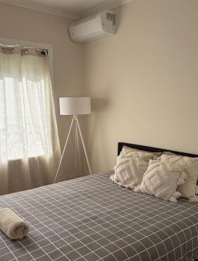 Cozy Studio Retreat in Saint Albans with Private Entrance