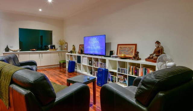 Crossroads Ecomotel