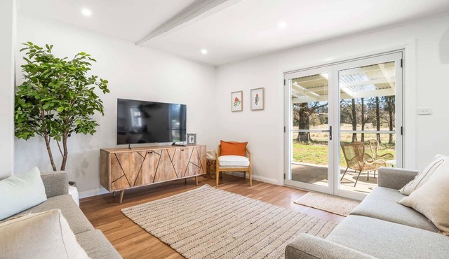 'Currawong' - Gorgeous Country Cottage