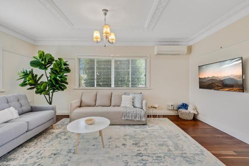 Cute & Cuddly - Somerset Cottage in Toowoomba