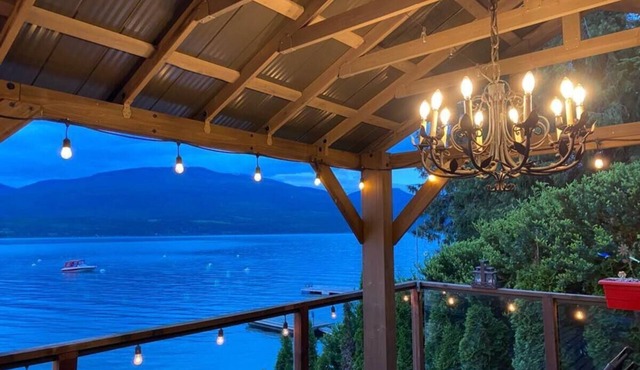 Cvit Creek Tiny Cabin on Lakefront on Shuswap Lake - Eagle Bay in Eagle Bay