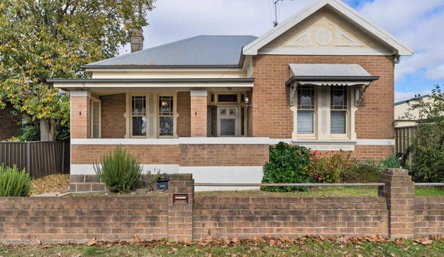 Dalton Bungalow - Heritage Character