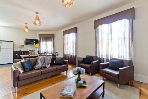 Deloraine Hotel
