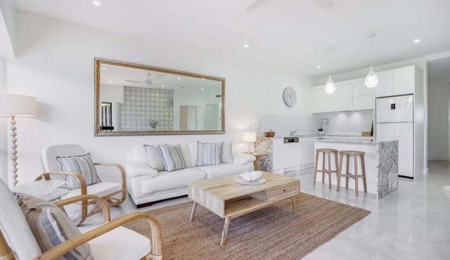 Deluxe Three-Bedroom Apartment - Exclusive Rooftop Apt 12 in Sunshine Coast