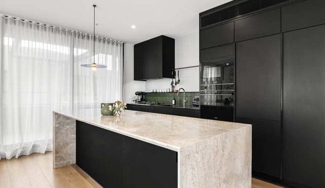 Designer Luxury Apt Brunswick