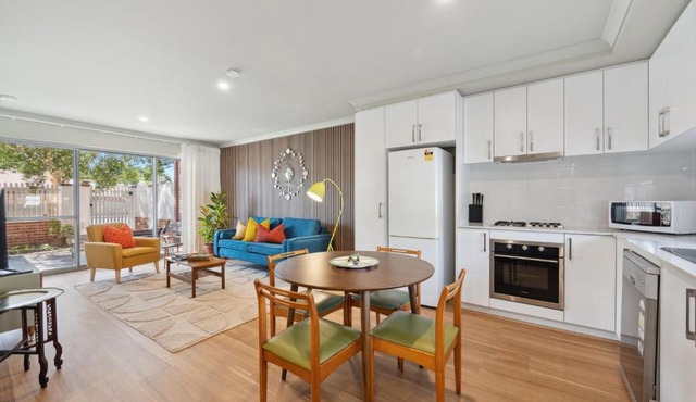 Designer Stay with Courtyard Bassendean near Swan Valley