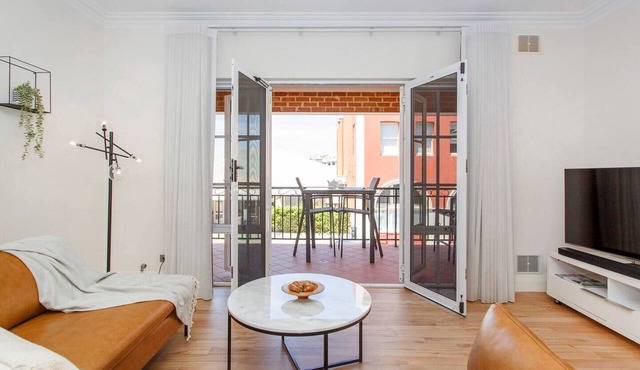 Diamonds By The Dock|2 King Beds Premium West End